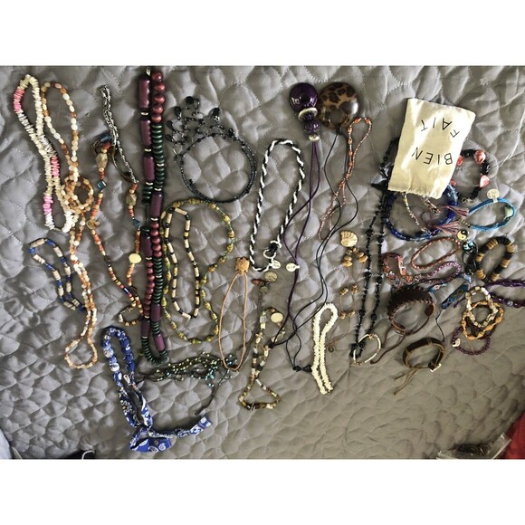 Vintage Boho ESTATE Lot Of 1970's & 80's Bracelets/Necklaces  RESALE 39 Pieces - Picture 8 of 10